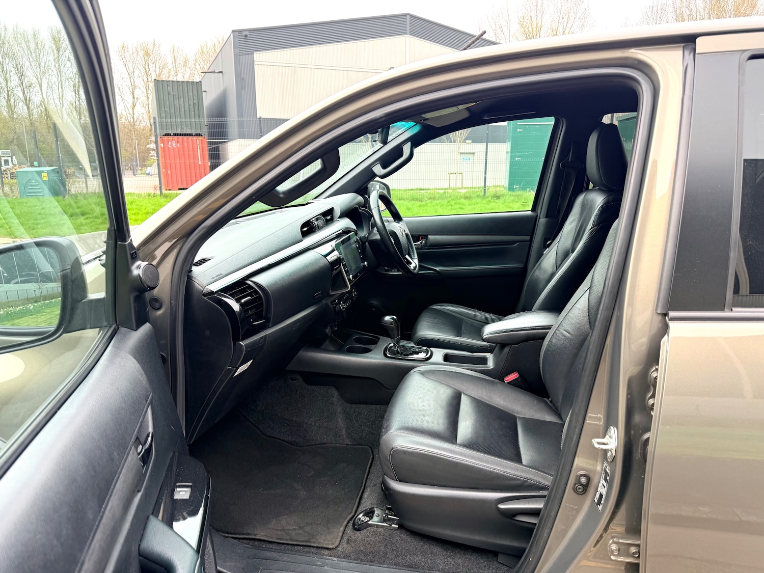 Used Toyota Hilux 2021 for sale - 77985108: Photo 15