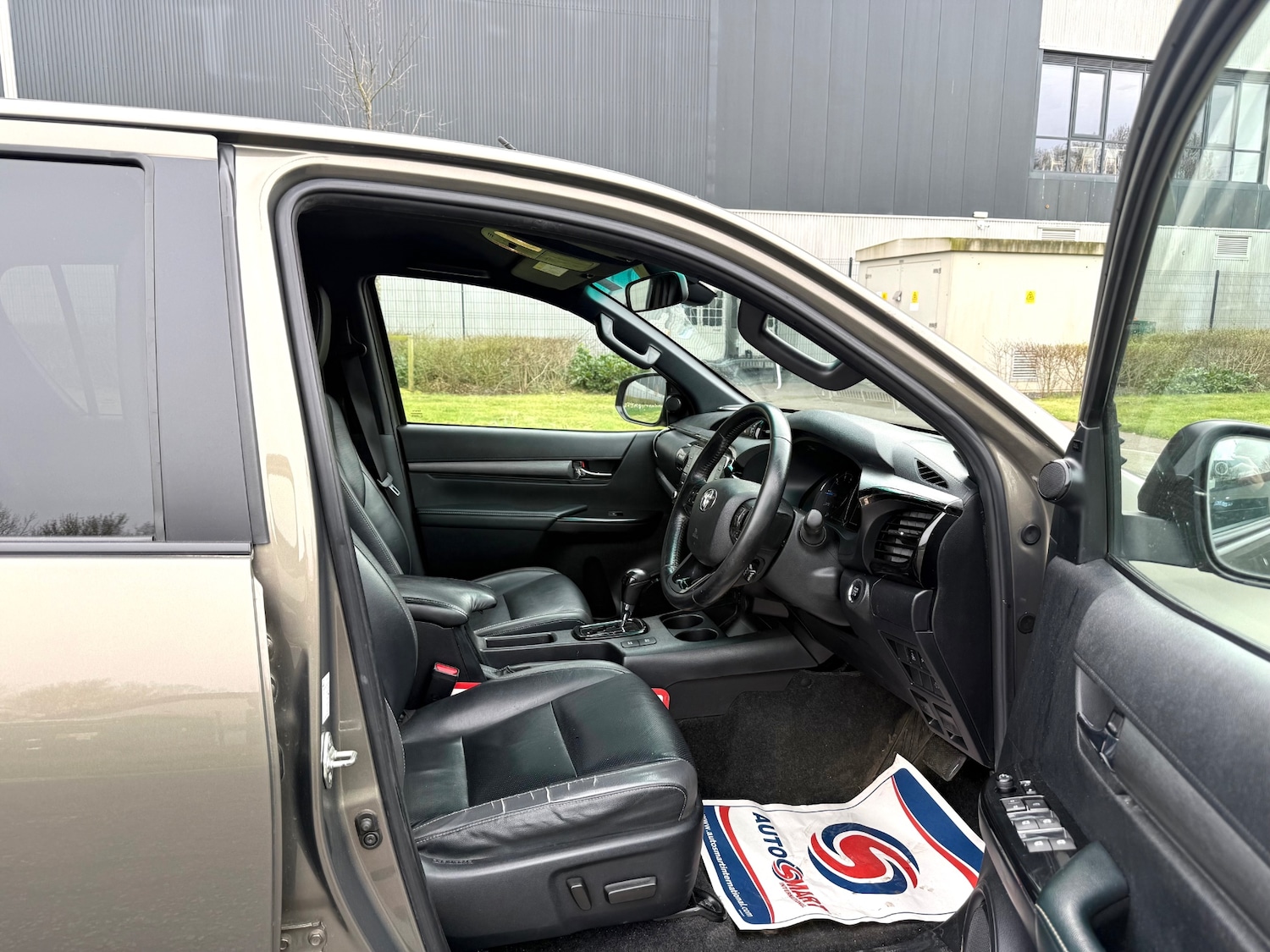 Used Toyota Hilux 2021 for sale - 77985108: Photo 17