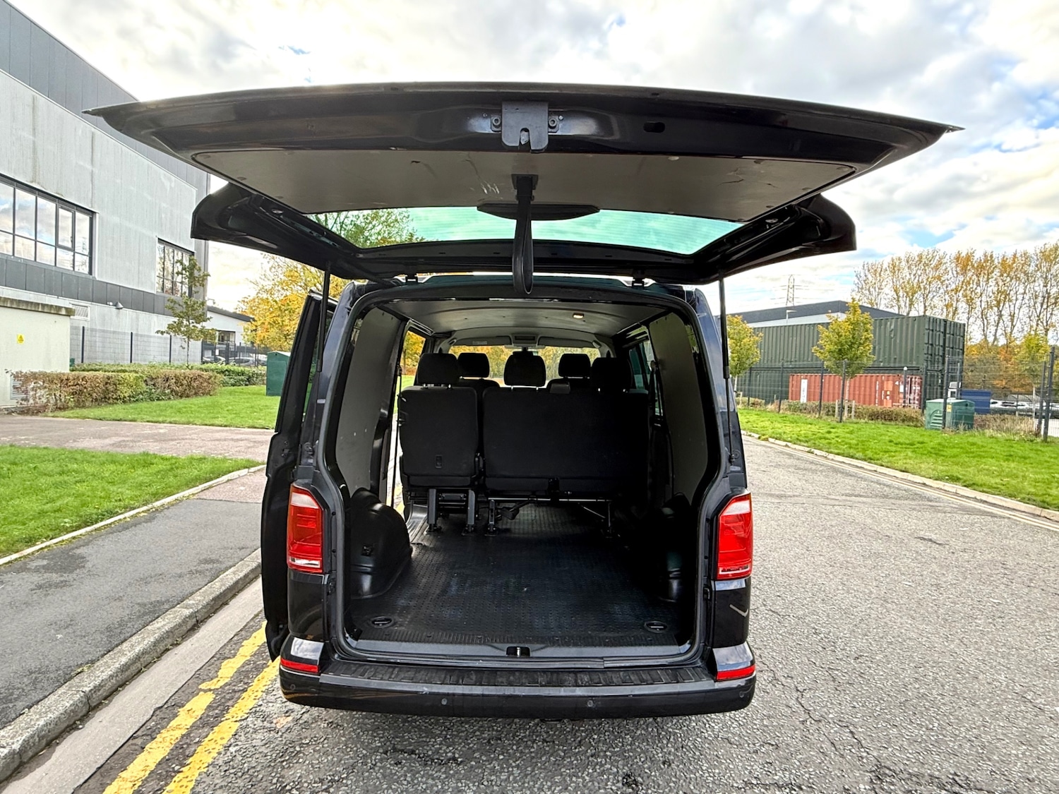 Used Volkswagen Transporter 2017 for sale - 76343959: Photo 11