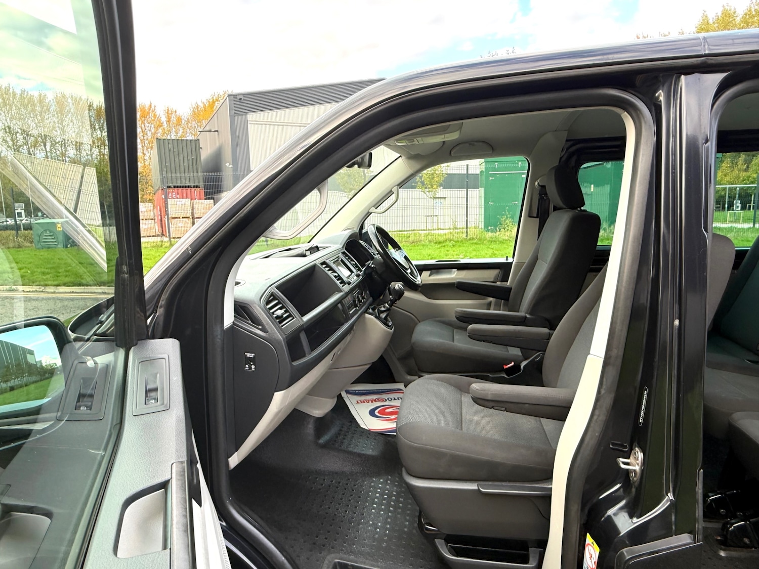 Used Volkswagen Transporter 2017 for sale - 76343959: Photo 18