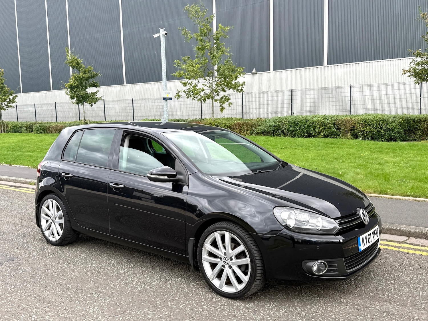 Used Volkswagen Golf 2011 for sale - 76055803: Photo 1