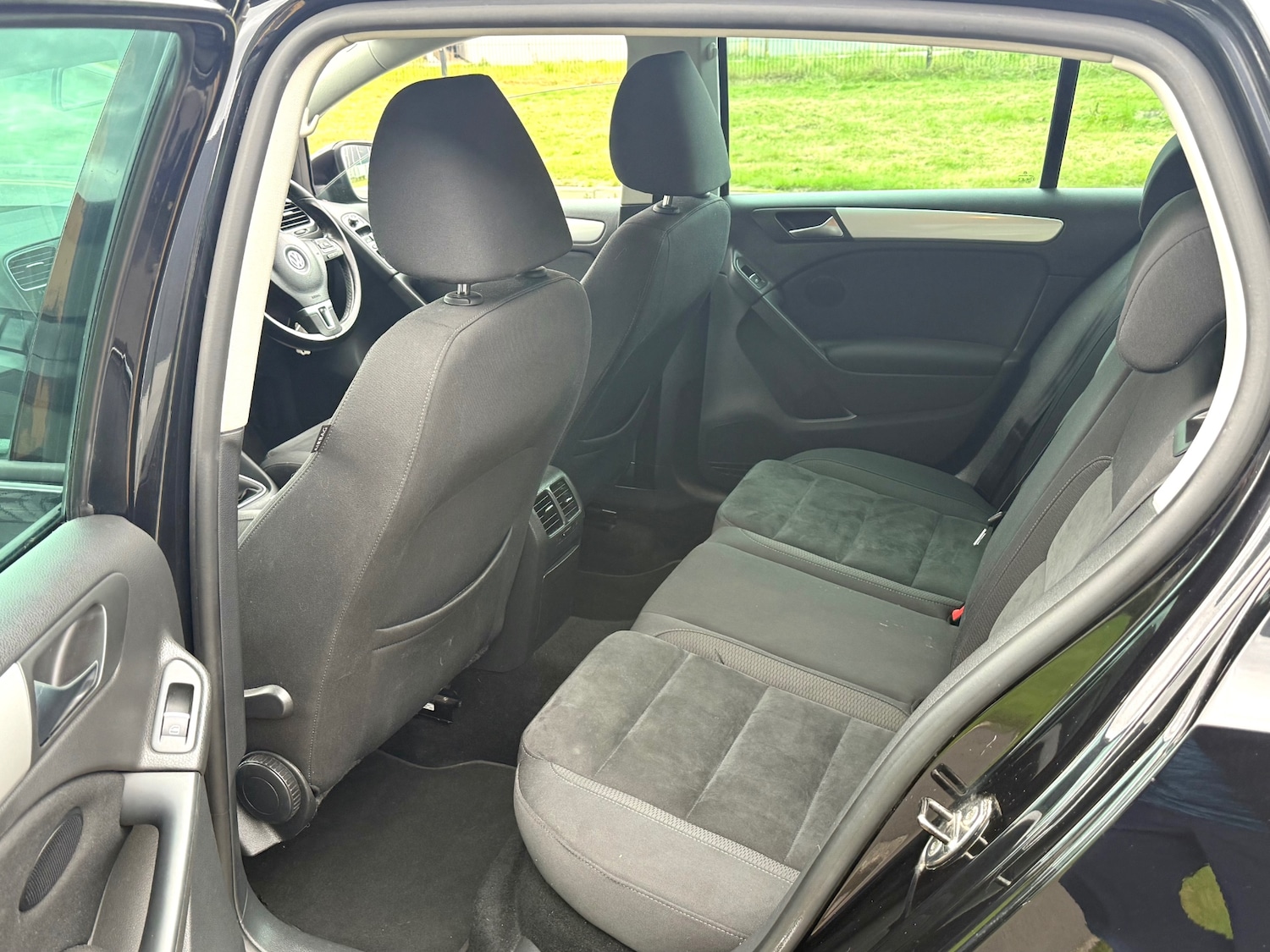 Used Volkswagen Golf 2011 for sale - 76055803: Photo 11