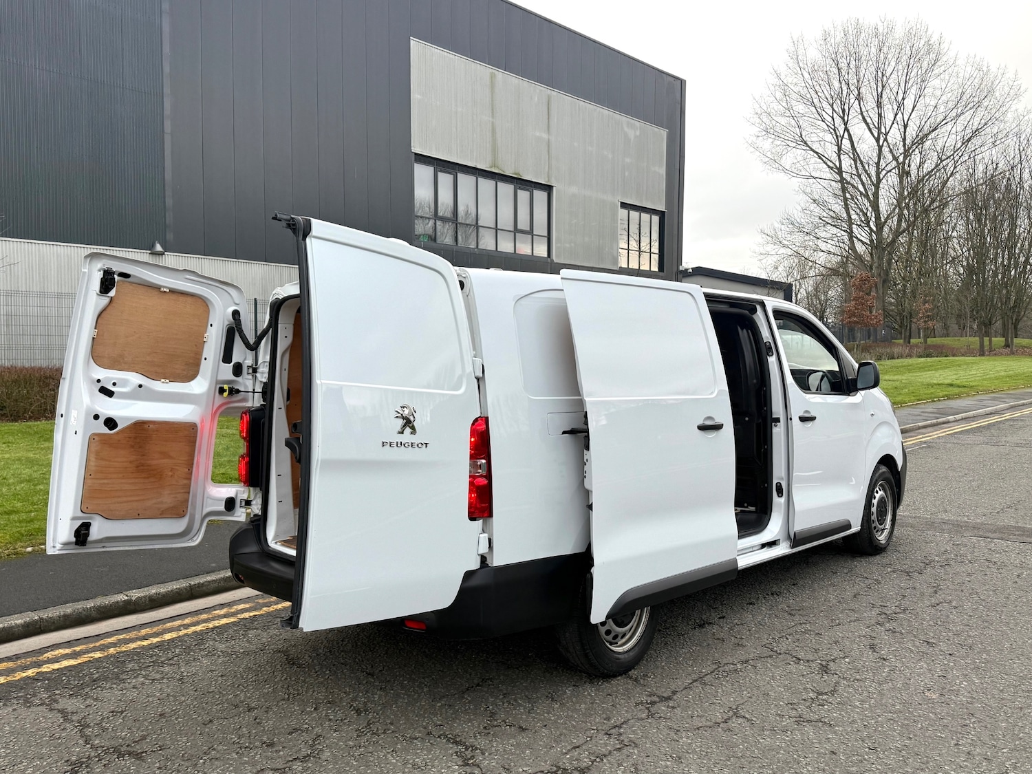 Used Peugeot Expert 2023 for sale - 77319221: Photo 11