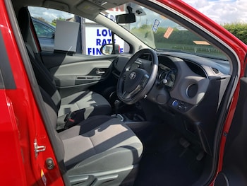 Used Toyota Yaris 2016 for sale - 78815734: Photo