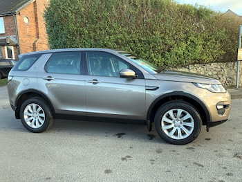 Used Land Rover Discovery Sport 2015 for sale - 75725805: Photo