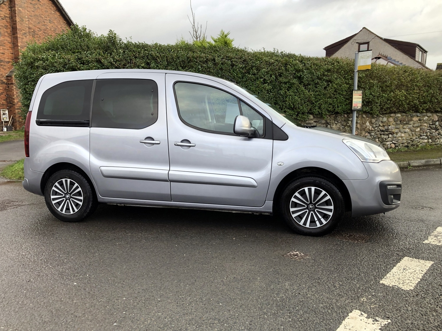 Used Peugeot Partner Tepee 2017 for sale - 76877885: Photo 2