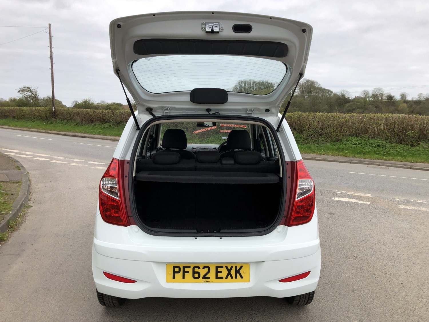 Used Hyundai i10 2013 for sale - 77998790: Photo 15