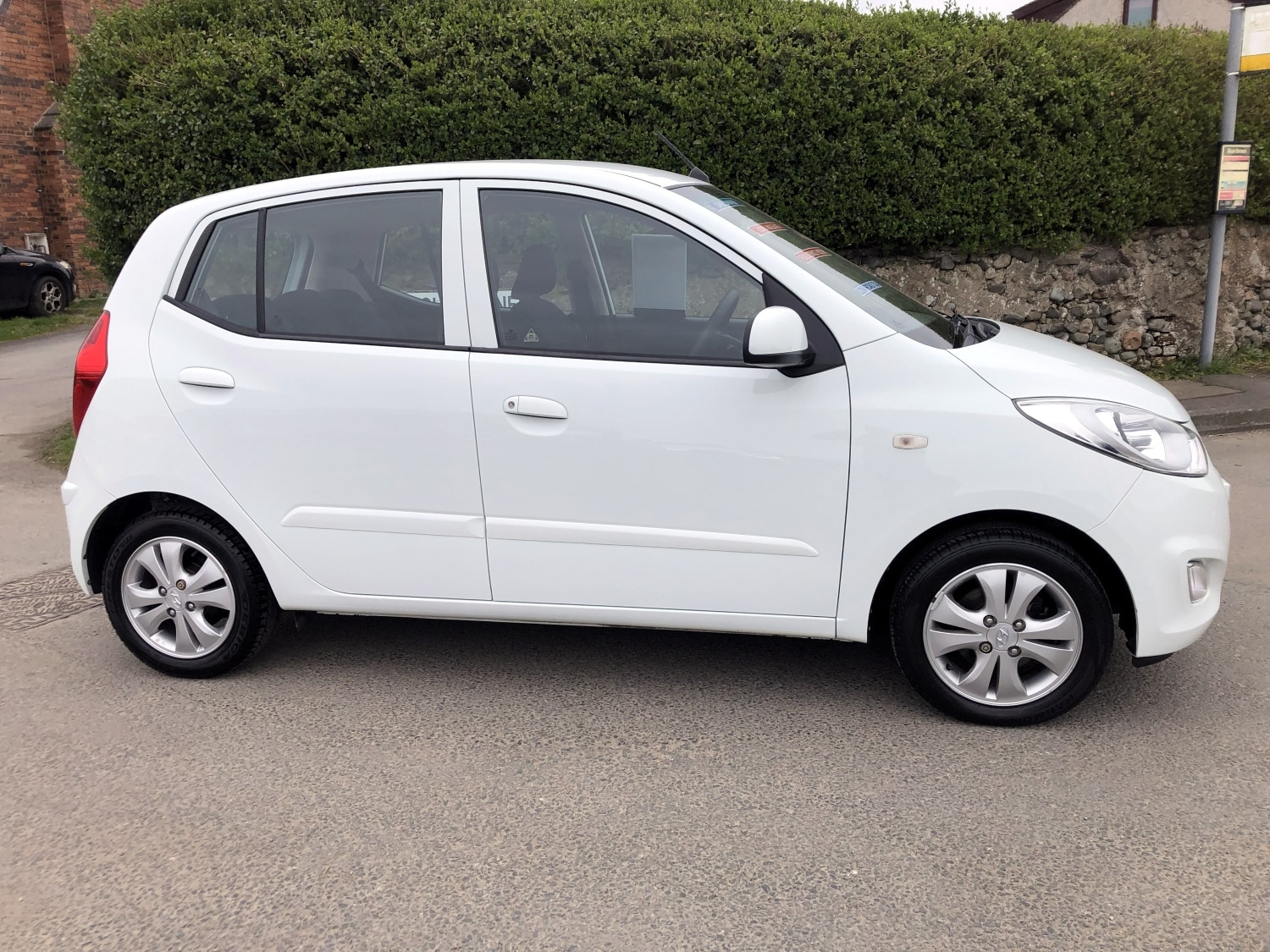 Used Hyundai i10 2013 for sale - 77998790: Photo 2