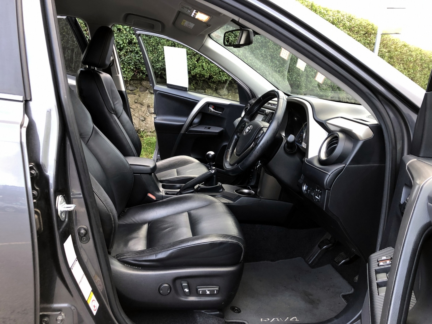 Used Toyota RAV4 2013 for sale - 76506112: Photo 3