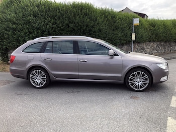 Used Skoda Superb 2012 for sale - 79284907: Photo