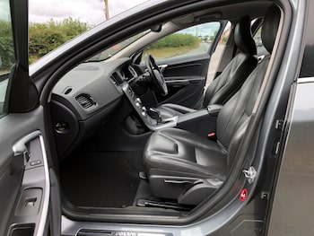 Used Volvo V60 2017 for sale - 79175414: Photo