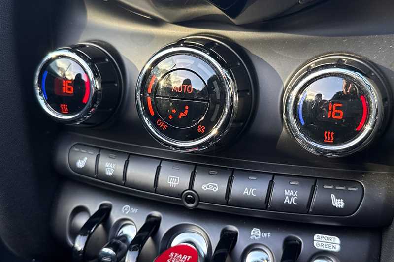 Used MINI Convertible 2024 for sale - 76441959: Photo 12