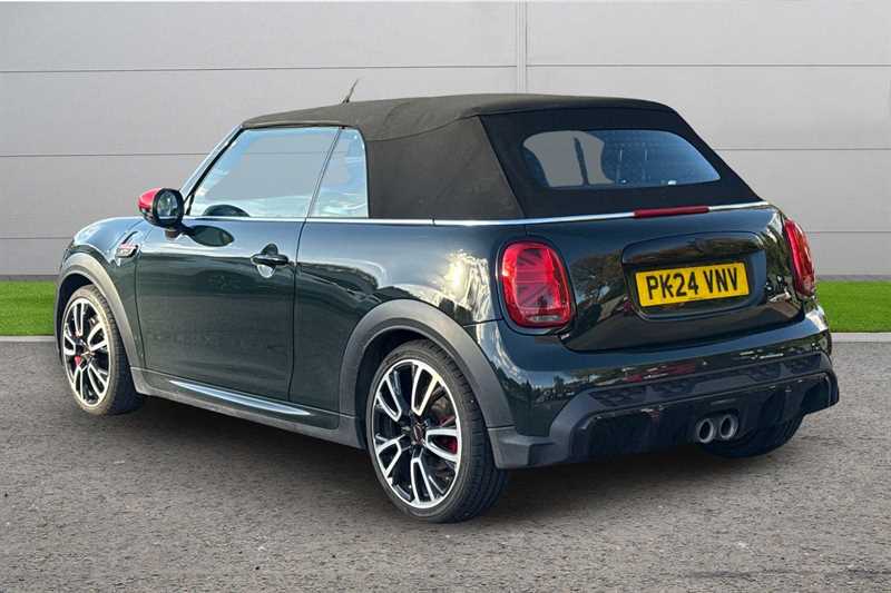 Used MINI Convertible 2024 for sale - 76441959: Photo 2