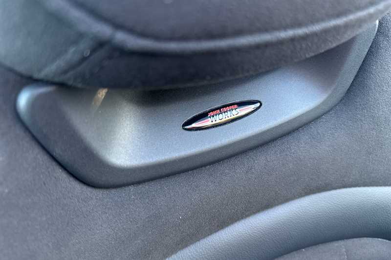 Used MINI Convertible 2024 for sale - 76441959: Photo 31