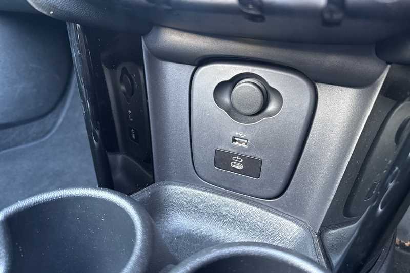 Used MINI Convertible 2024 for sale - 76441959: Photo 37