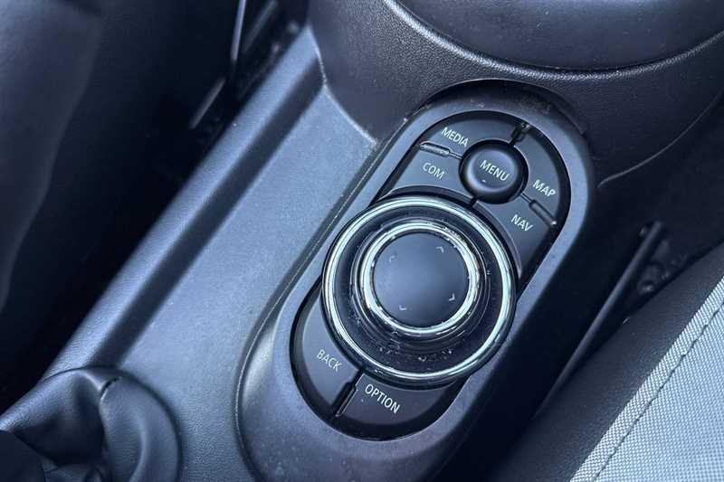 Used MINI Convertible 2024 for sale - 76441959: Photo 38