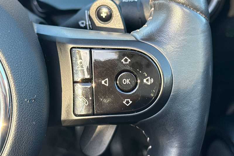 Used MINI Convertible 2024 for sale - 76441959: Photo 39