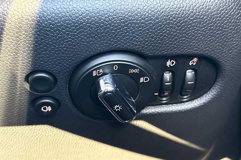 Used MINI Convertible 2024 for sale - 76441959: Photo 40