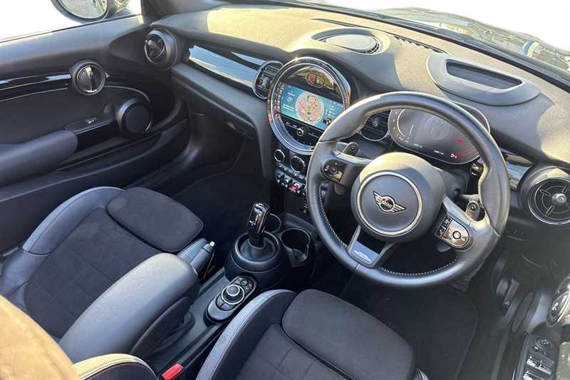 Used MINI Convertible 2024 for sale - 76441959: Photo 8