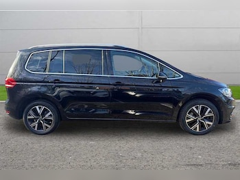 Used Volkswagen Touran 2022 for sale - 77614831: Photo