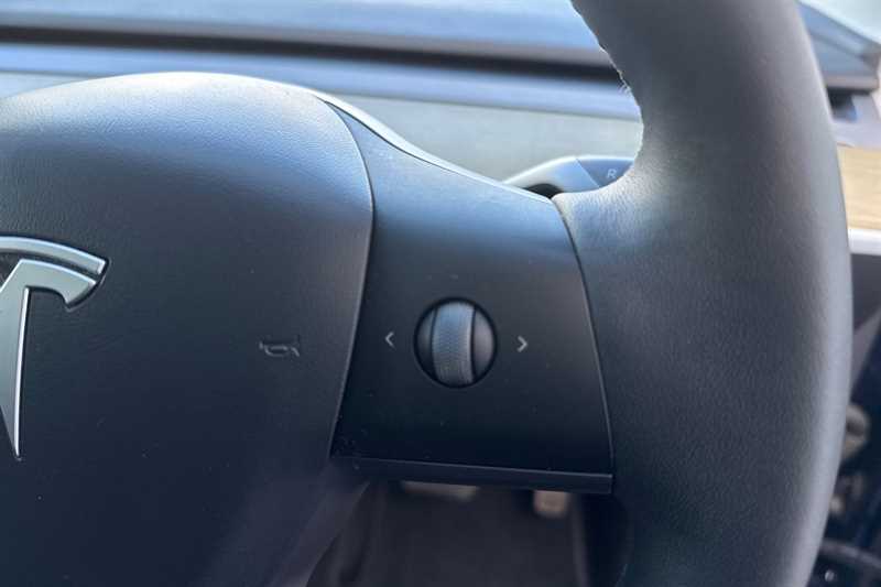 Used Tesla Model Y 2023 for sale - 76112528: Photo 35
