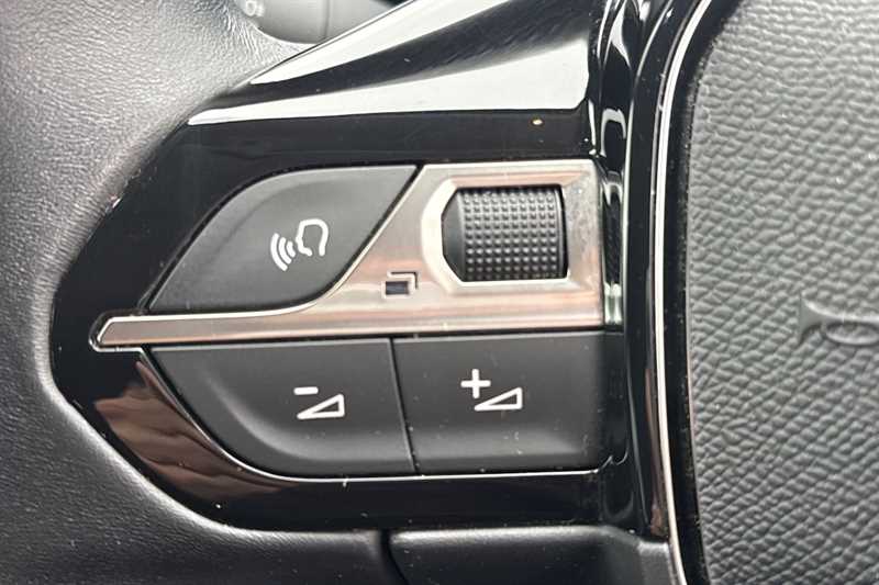 Used Peugeot 5008 2021 for sale - 76381595: Photo 16