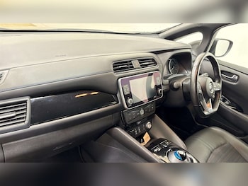 Used Nissan Leaf 2021 for sale - 76487610: Photo