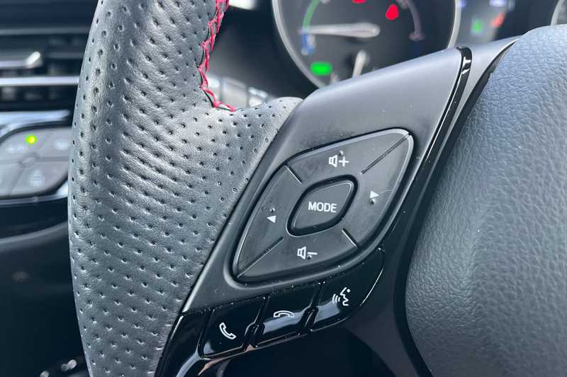 Used Toyota C-HR 2023 for sale - 76826938: Photo 16