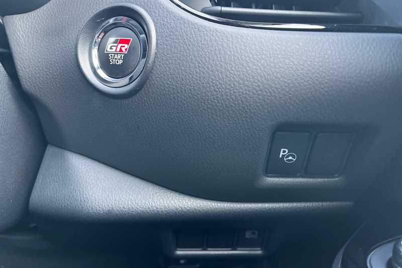 Used Toyota C-HR 2023 for sale - 76826938: Photo 24