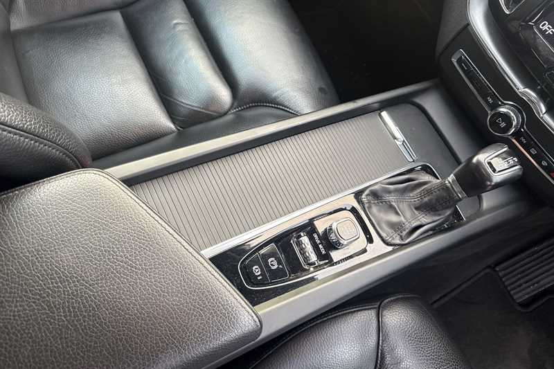 Used Volvo XC60 2019 for sale - 76928293: Photo 17