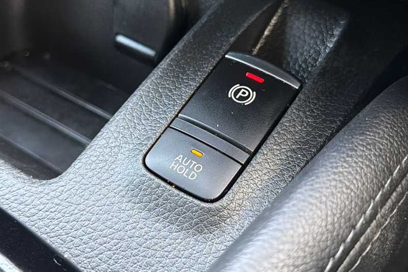 Used Nissan Qashqai 2017 for sale - 77010685: Photo 33