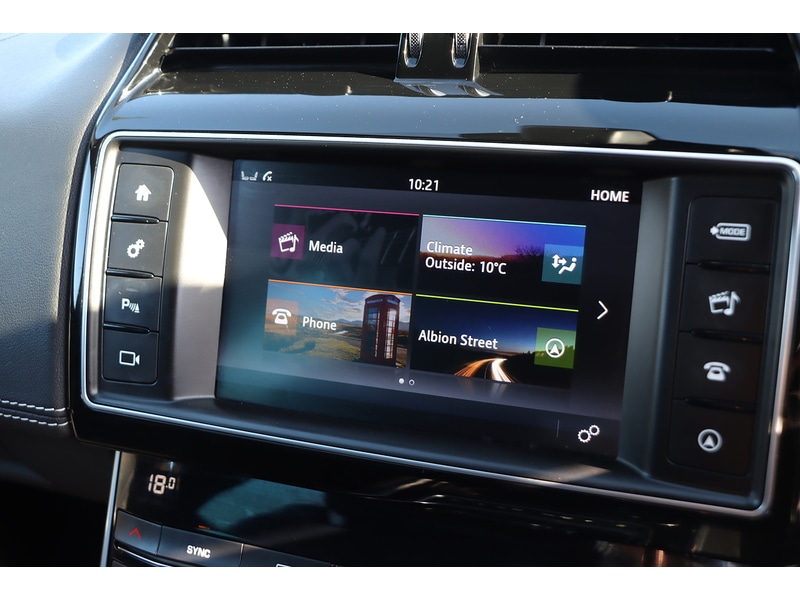 Used Jaguar XE 2017 for sale - 76113599: Photo 10