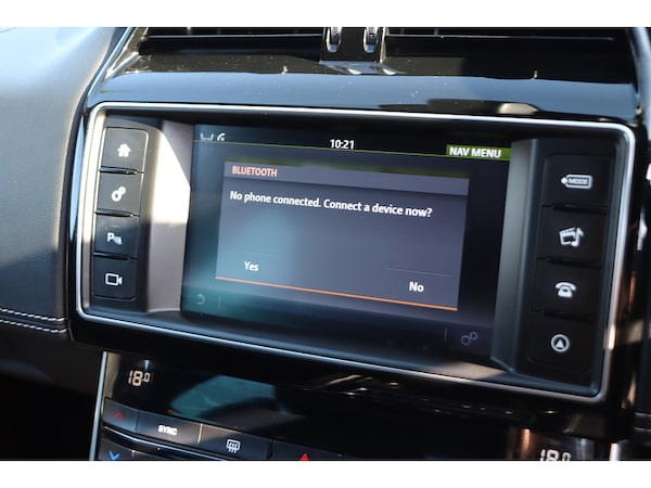 Used Jaguar XE 2017 for sale - 76113599: Photo 10
