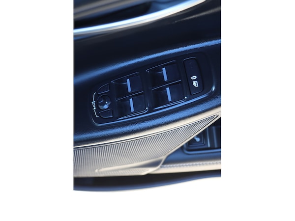 Used Jaguar XE 2017 for sale - 76113599: Photo 26