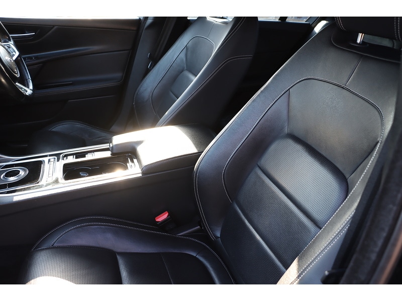 Used Jaguar XE 2017 for sale - 76113599: Photo 33