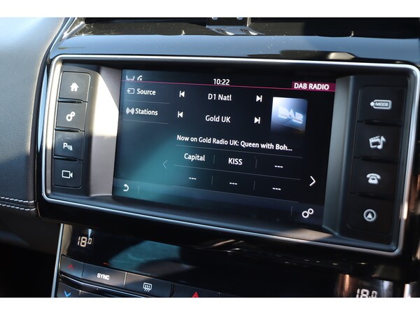 Used Jaguar XE 2017 for sale - 76113599: Photo 39