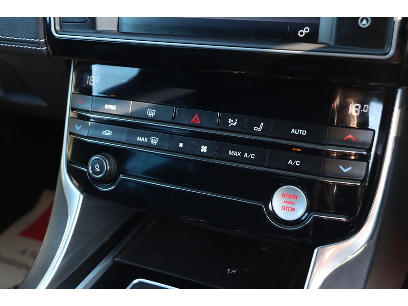 Used Jaguar XE 2017 for sale - 76113599: Photo 41