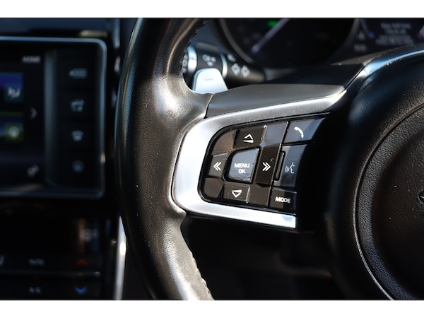 Used Jaguar XE 2017 for sale - 76113599: Photo 43