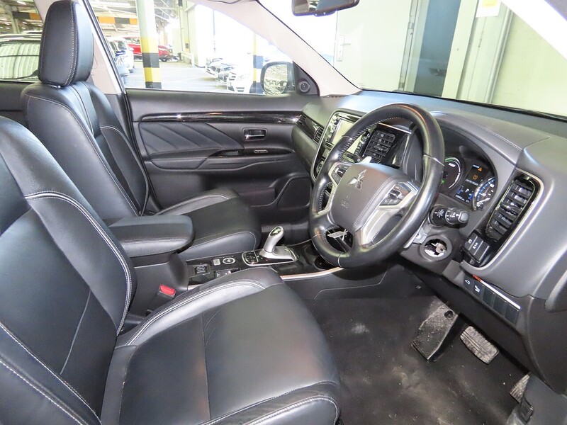 Used Mitsubishi Outlander 2017 for sale - 78054247: Photo 11