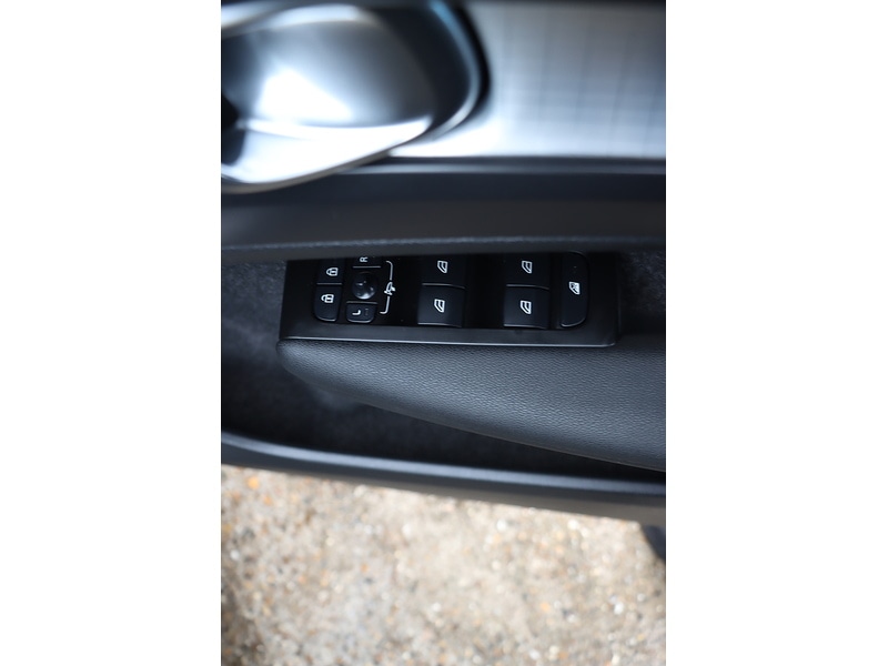 Used Volvo XC40 2021 for sale - 77272342: Photo 25