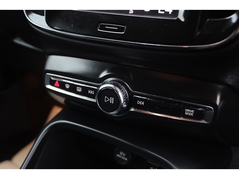 Used Volvo XC40 2021 for sale - 77272342: Photo 43