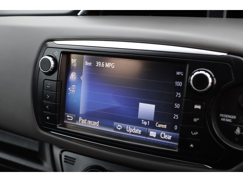 Used Toyota Yaris 2015 for sale - 77282342: Photo 11