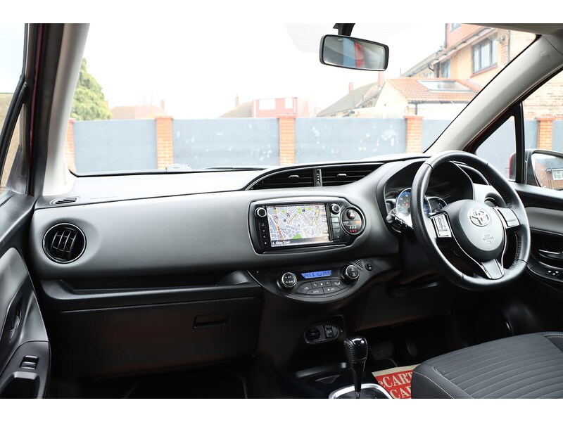 Used Toyota Yaris 2015 for sale - 77282342: Photo 32