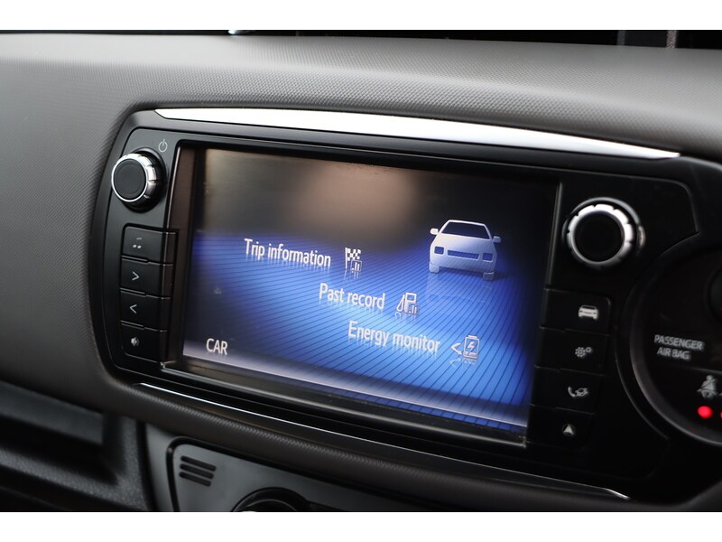 Used Toyota Yaris 2015 for sale - 77282342: Photo 35