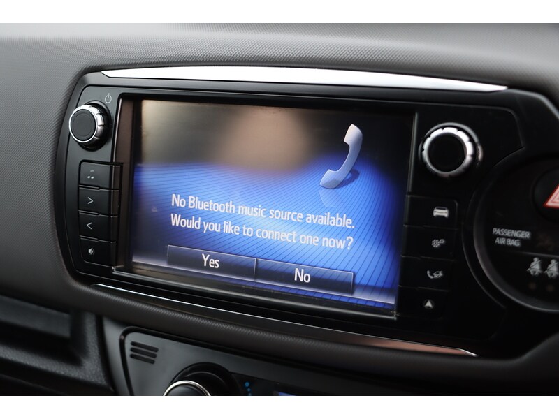 Used Toyota Yaris 2015 for sale - 77282342: Photo 36