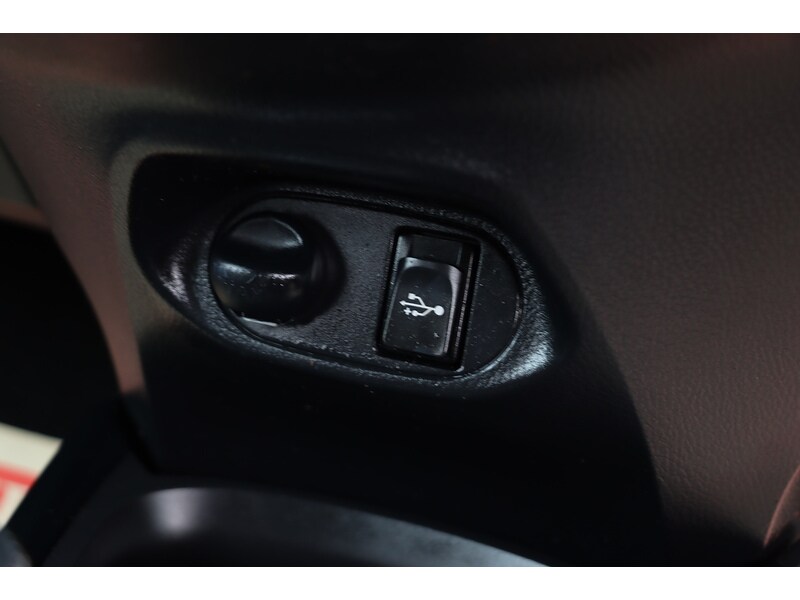 Used Toyota Yaris 2015 for sale - 77282342: Photo 38