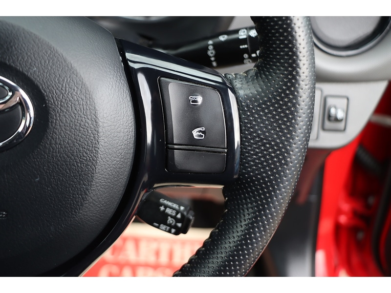 Used Toyota Yaris 2015 for sale - 77282342: Photo 42