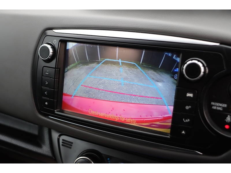 Used Toyota Yaris 2015 for sale - 77282342: Photo 5