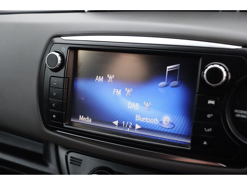 Used Toyota Yaris 2015 for sale - 77282342: Photo 57