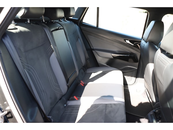 Used Volkswagen ID.4 2021 for sale - 76106304: Photo 32